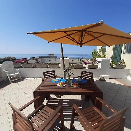 La Terrazza Tra Il Mare E Gli Ulivi By Holiday World Lavagna Exterior foto